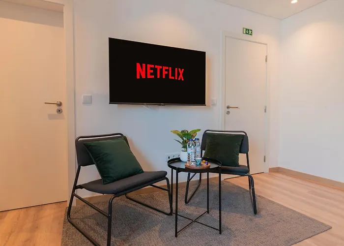 Gasthof 7min To Uni Se-velha - Ac - Work Desk - 300mbs Wifi - 5 3*