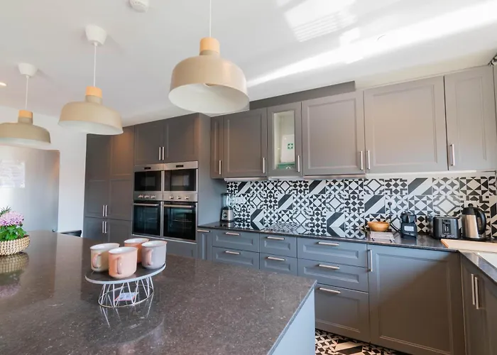 7min To Uni Se-velha - Ac - Work Desk - 300mbs Wifi - 5 كويمبرا