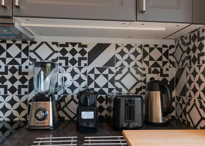 بيت ضيافة 7min To Uni Se-velha - Ac - Work Desk - 300mbs Wifi - 5 4*