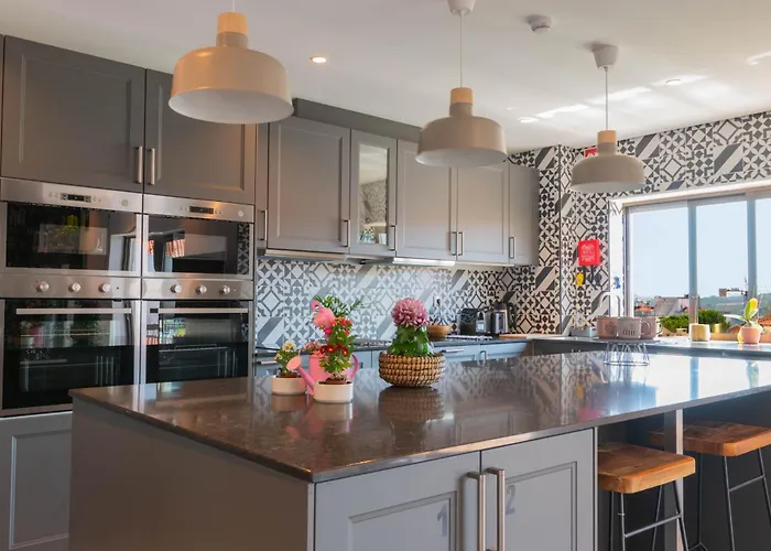 7min To Uni Se-velha - Ac - Work Desk - 300mbs Wifi - 5 بيت ضيافة كويمبرا